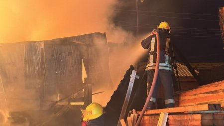 Tikinti materialları bazarındakı yanğın nəzarətə alındı - Video + Yenilənib